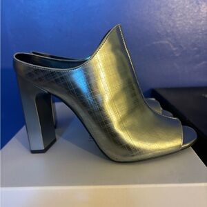 Calvin Klein Maera silver leather block mule heels size 8.5